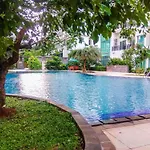 Cozy With Brand New 2Br Apartment Woodland Park Residence By Travelio