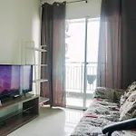 Modern Look 1Br Green Bay Condominium Apartment By Travelio