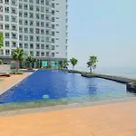Modern Look 1Br Green Bay Condominium Apartment By Travelio