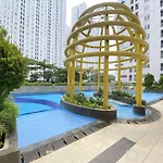 Best Modern 2Br At Bassura City Apartment By Travelio