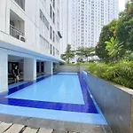 Comfortable And Homey 2Br At Bassura City Apartment By Travelio