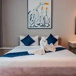 Azana Suites Hotel Antasari
