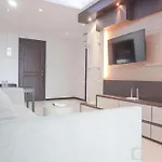 Comfort And Minimalist 3Br Apartment At Bellagio Residence By Travelio