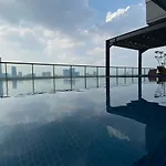 Nice And Comfort 1Br At 25Th Floor Samara Suites Apartment By Travelio