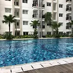 Lrt Access With Netflix, Wifi, Gym And Pool, Signature Park Grande