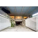 Curves Residence Mitra Reddoorz
