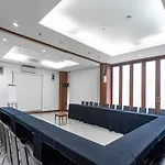 Reddoorz Plus At Blue Pacific Blok M
