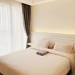 Gold Coast Sea View Apartments By Rentrooms