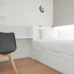 New And Minimalist Stay 2Br At Daan Mogot City Apartment By Travelio