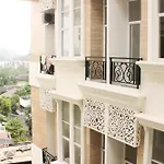 Elegant And Strategic Loft Studio Apple 1 Condovilla Apartment By Travelio