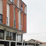 Urbanview Bale Puri Indah