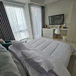 Green Sedayu Apartment Deluxe By Ellison