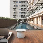 Homey And Warm 1Br Belmont Residence Puri Apartment By Travelio