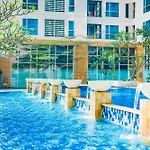 CLASSICA by Kozystay 1BR Apartment Next to Kota Kasablanka Mall