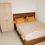 Green Central 1Br Apartments - Hayam Wuruk