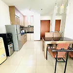 Emaar Moslem Friendly Stunning Comfy 2Br Apartment At The Heart Of Jakarta