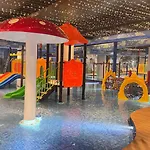 Yellow Bee Resort Cililitan