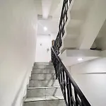 Reddoorz Hotel Capsule At Batu Tulis