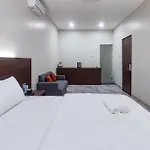 Urbanview Syariah Hotel Senen Jakarta