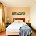 1Br Queen Bed At Marina Ancol Apartment Near Dufan By Travelio
