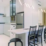 Comfort And Nice 2Br At Gold Coast Apartment By Travelio