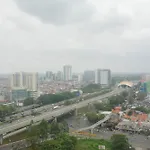 Modern And Comfort 2Br Apartment At Signature Park Grande By Travelio