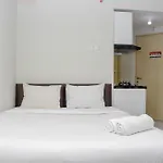 Cozy And Comfy Studio At Amethyst Apartment By Travelio