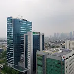 Minimalist And Comfy 1Br At The Boulevard Apartment By Travelio