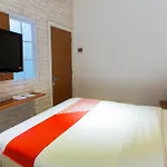 Super Oyo 3109 Point Inn