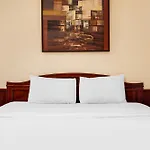 Super Oyo Townhouse Oak Bi Executive
