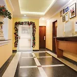 Super Oyo Townhouse Oak Bi Executive