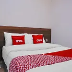 Super Oyo 93287 Pioneer Pasar Baru