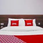 Super Oyo 93287 Pioneer Pasar Baru
