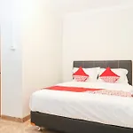 Oyo 1519 Axl Residence