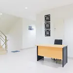 Oyo Life 1830 Mandala Residence