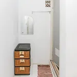 Spot On 93515 Pulo Gebang Guest House