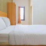 Oyo Life 2590 Kost Assirot