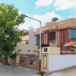 Oyo Life 2590 Kost Assirot