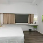 Whiz Hotel Cikini Jakarta