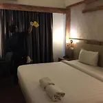 Sleepzzz Hotel Senayan