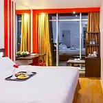 RedStar Hotel