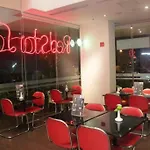 RedStar Hotel