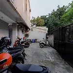 Reddoorz Near Esa Unggul University Jakarta Campus