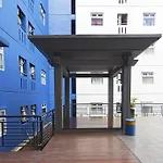 Reddoorz Apartment @ Green Pramuka