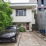 Reddoorz Near Wtc Sudirman