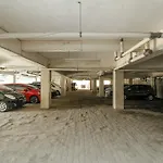 Reddoorz Plus Near Ciputra World Kuningan 2