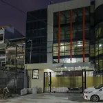 Reddoorz Near Harmoni Gajah Mada