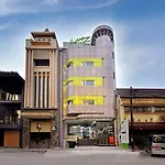 Whiz Hotel Falatehan Jakarta