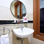 Nida Rooms Garden Tomb Kebagusan