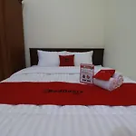 Reddoorz Plus @ Cempaka Putih Timur